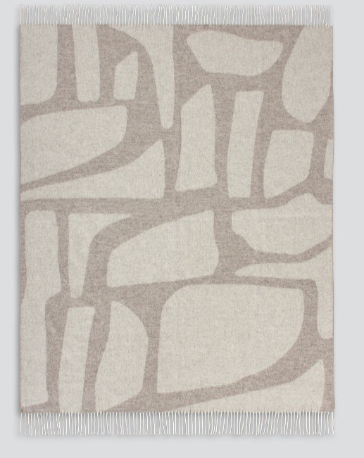 Pebble-inspired soft wool throw in fawn and ecru – BLACK Concept Store