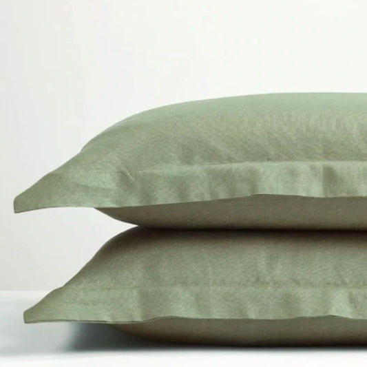 Pillowcase with envelope opening detail