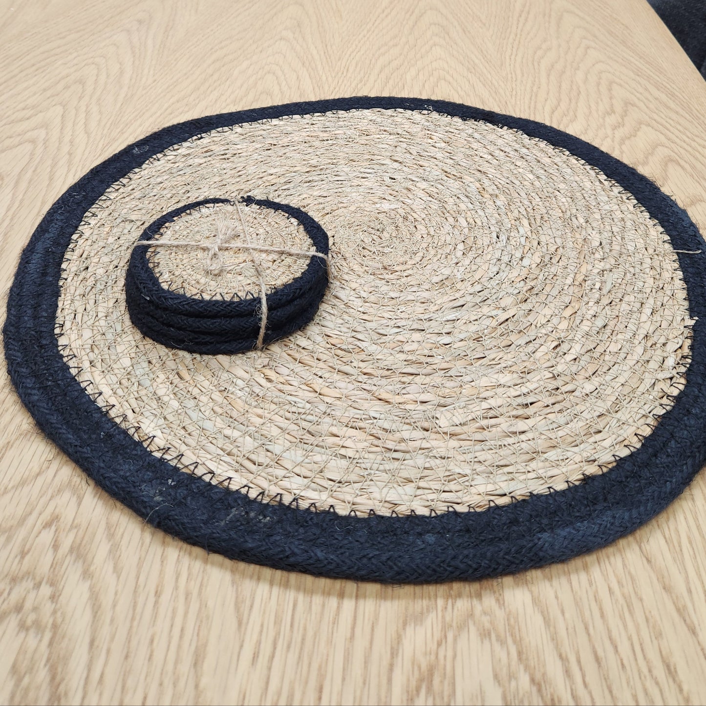 Round jute placemat with natural woven texture