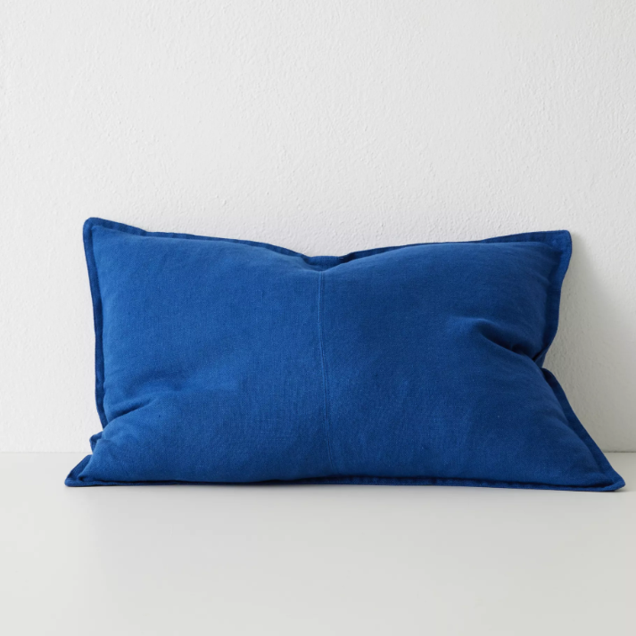 Shop the Como cushion – premium European linen, stonewashed for soft texture, with French seam detailing. Available in 50x50cm, 60x60cm, and 40x60cm lumbar sizes.