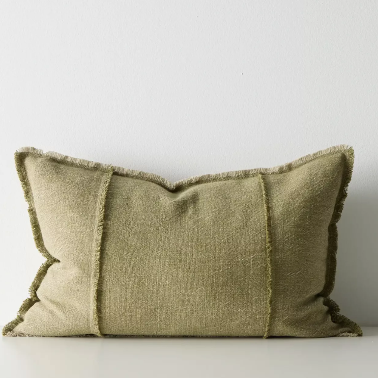 Shop the Adela cushion in 50x50cm or 40x60cm – a linen-cotton blend with textured weave and raw fringe detailing, perfect for layered contemporary styling.