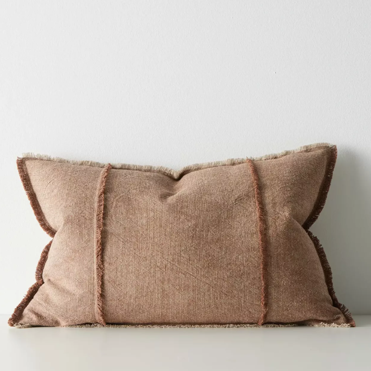 Shop the Adela cushion in 50x50cm or 40x60cm – a linen-cotton blend with textured weave and raw fringe detailing, perfect for layered contemporary styling.