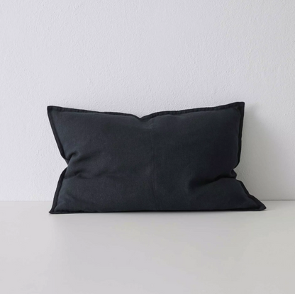 Shop the Como cushion – premium European linen, stonewashed for soft texture, with French seam detailing. Available in 50x50cm, 60x60cm, and 40x60cm lumbar sizes.