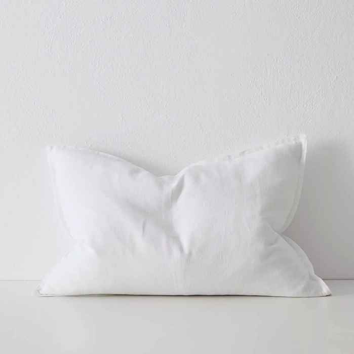 Shop the Como cushion – premium European linen, stonewashed for soft texture, with French seam detailing. Available in 50x50cm, 60x60cm, and 40x60cm lumbar sizes.