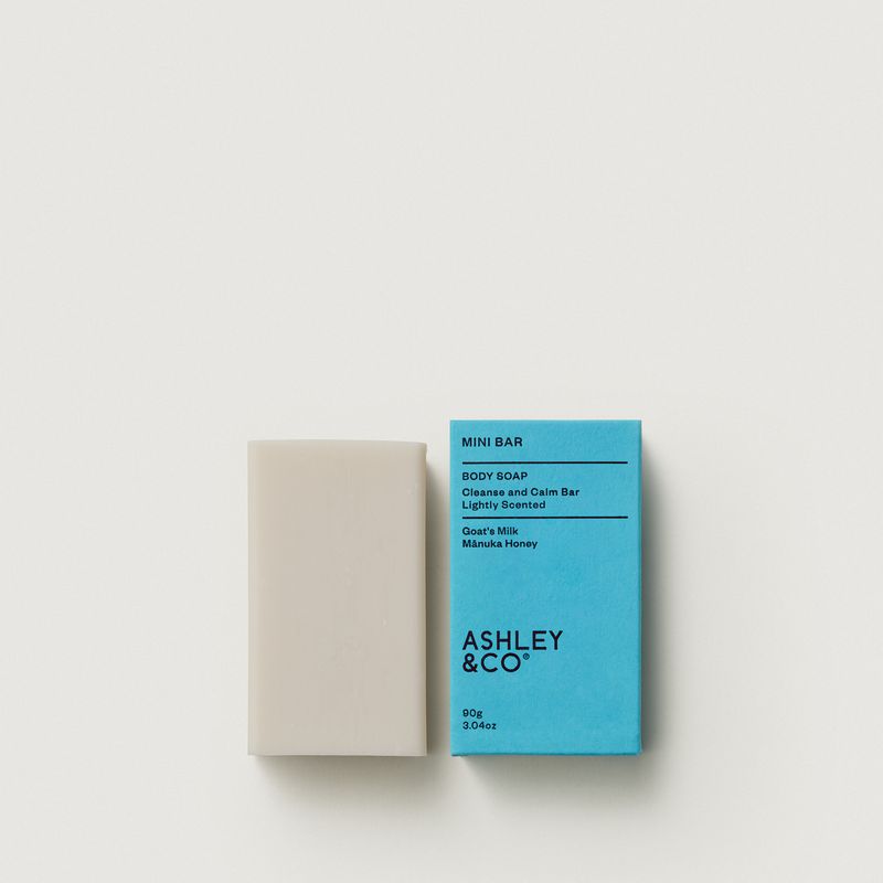 Goats Milk & Mānuka Cleansing Bar front view